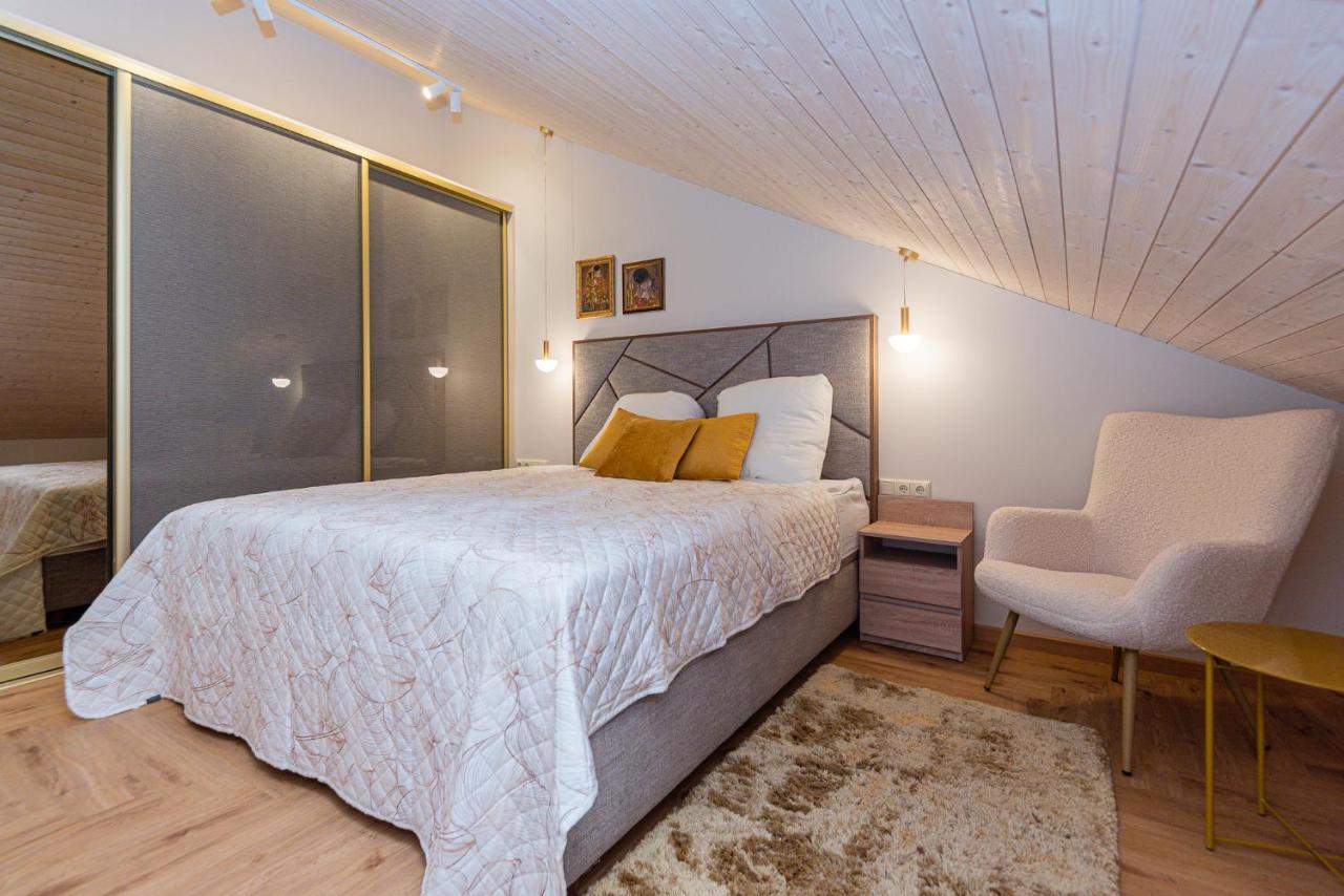 Memel Townhouse Apartamentai クライペダ エクステリア 写真
