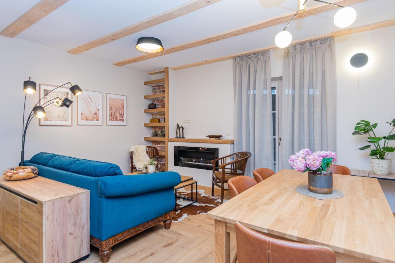 Memel Townhouse Apartamentai クライペダ エクステリア 写真